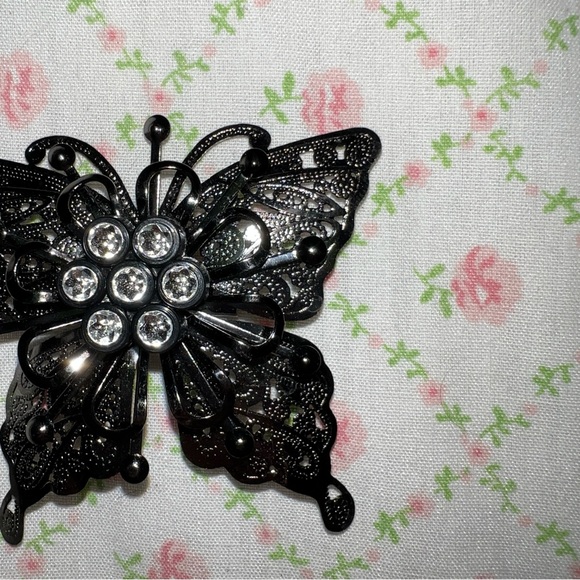 Silver Rhinestone Butterfly Brooch - Picture 3 of 4